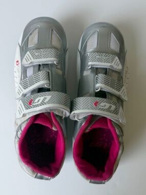 Garneau Indoor Cycling Shoes Women's Size 9 US Spin Shoes W/ Clips Gray & White